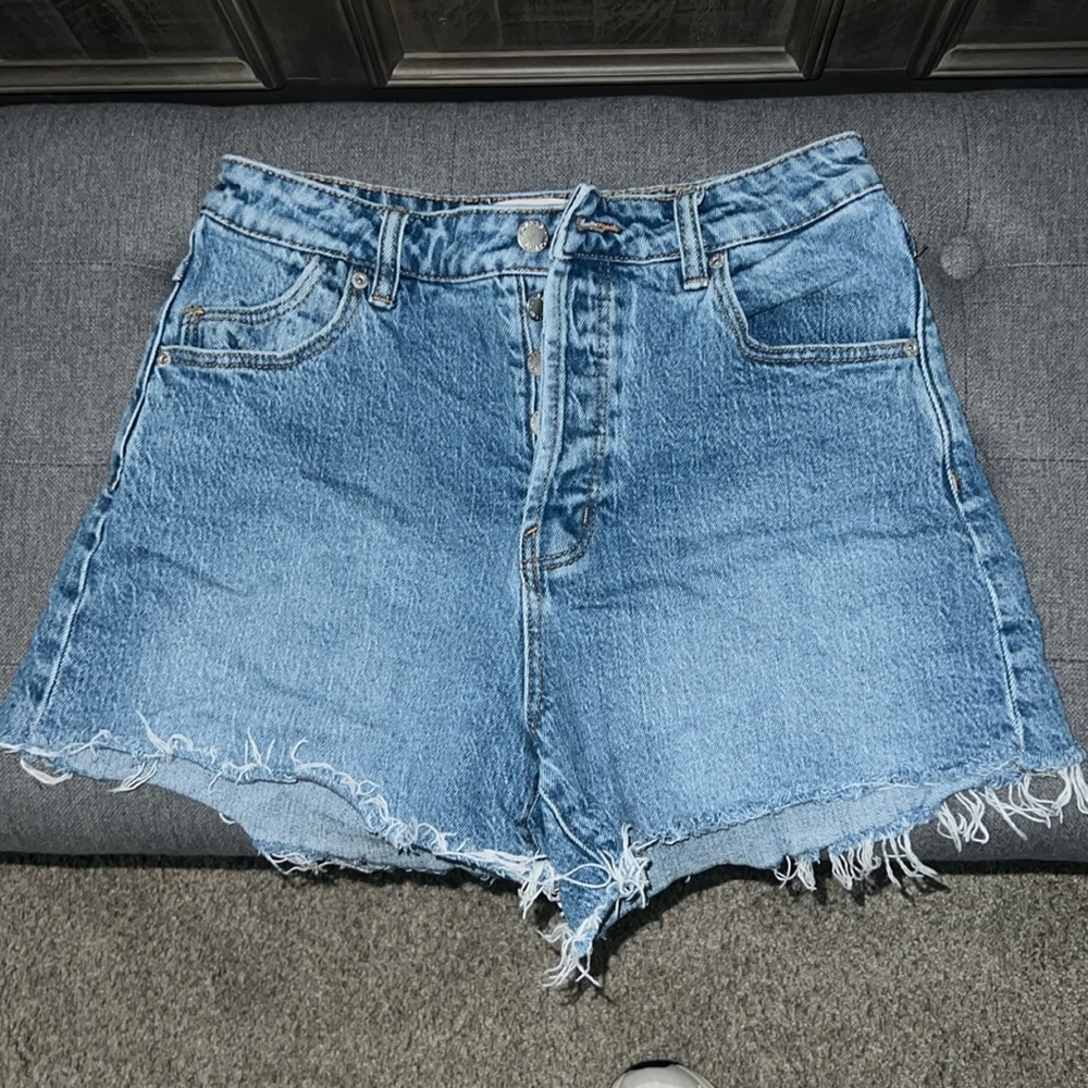 Rolla’s original short high rise cut off size 28